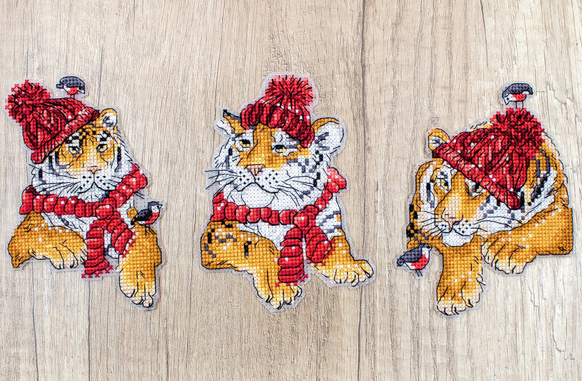 L8017 Christmas Tigers Toys kit of 3 pieces