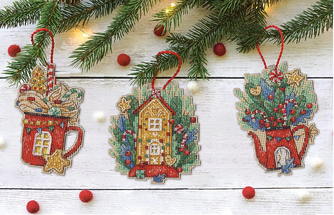 Sweet Christmas Ornaments (Set of 3) D70-09607