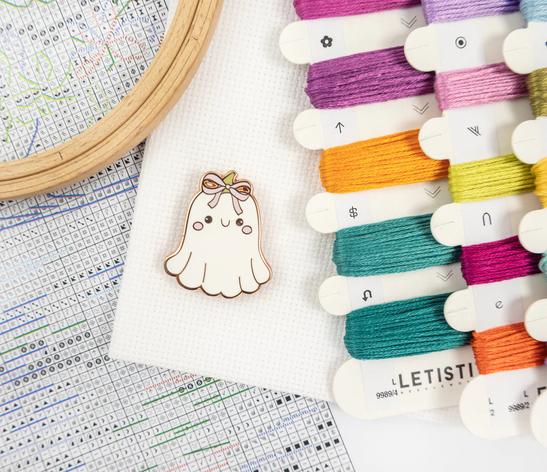 L9989 Glow Ghost Cove Cross Stitch Kit