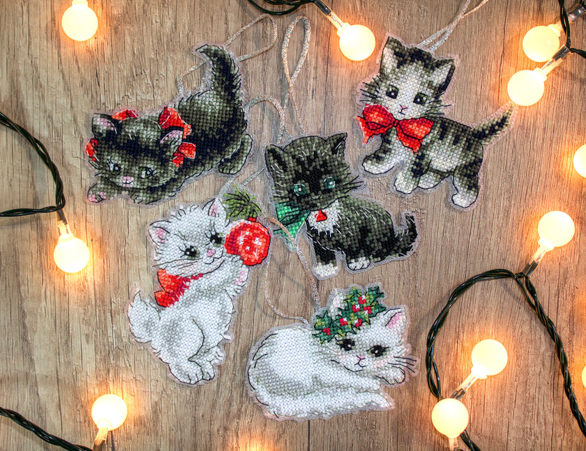 LETI 987 Christmas Kittens Toys