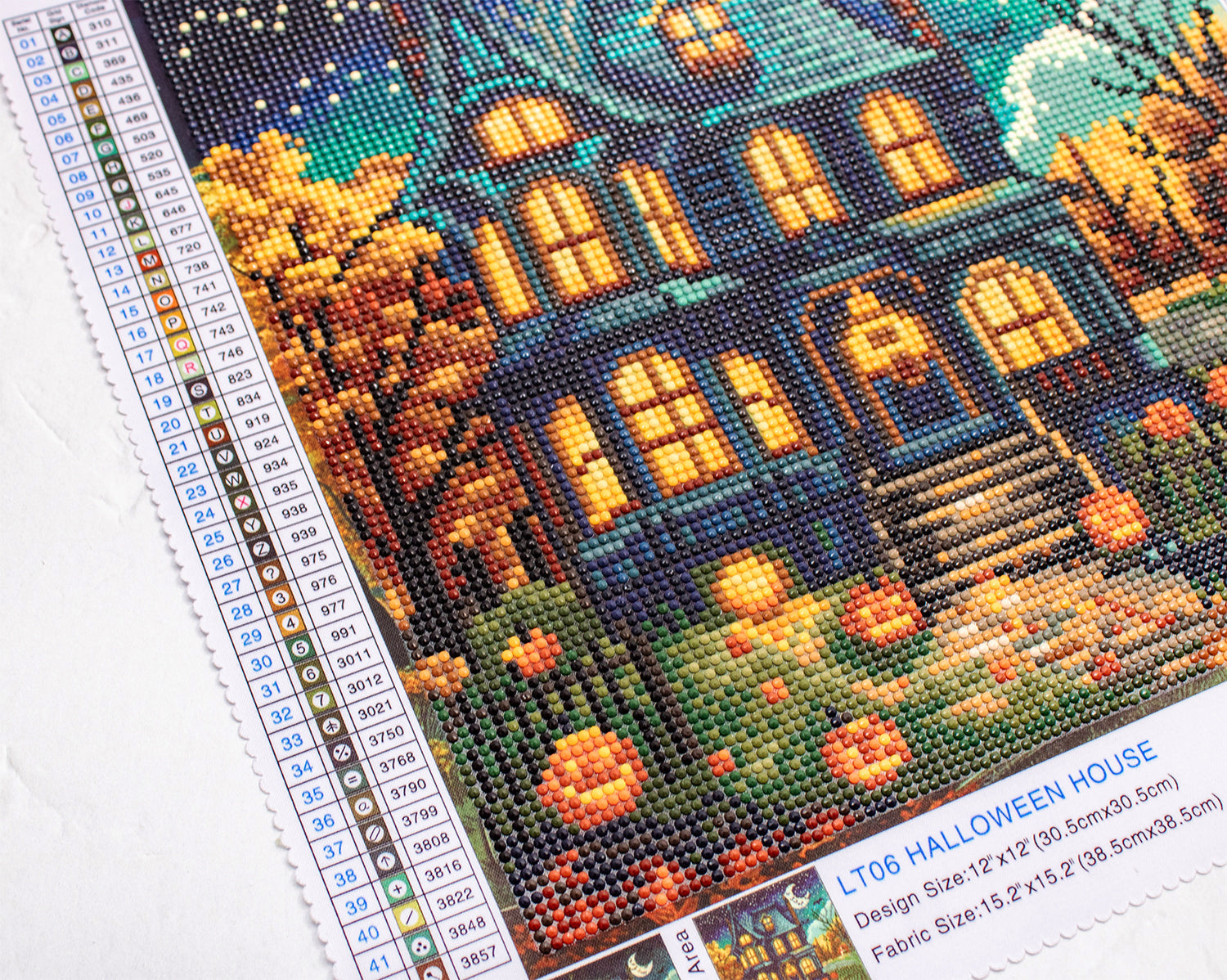 LT06 Halloween House