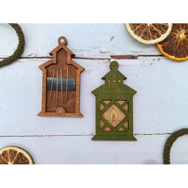 KF056/126 Wooden needle case. Lantern