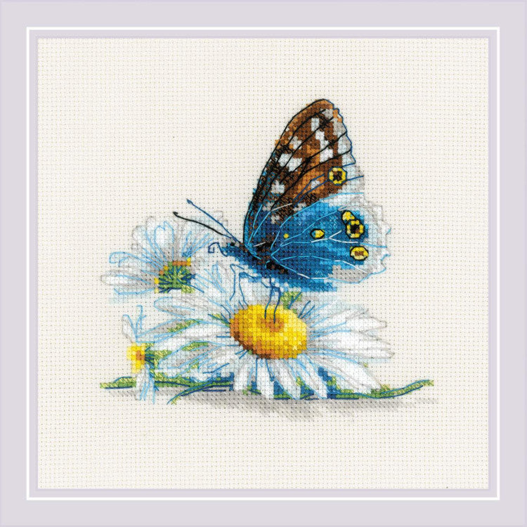 Cross stitch kit Fragile Beauty 15x15 cm SR2220
