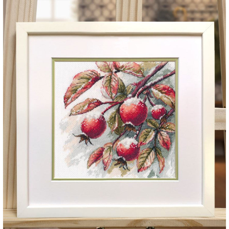 CROSS STITCH KIT "WINTER DREAMS" 17×17 CM S1735