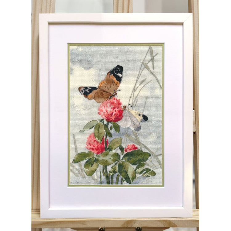 Cross stitch kit "Dance on the Flowers" 15×25 cm S1741