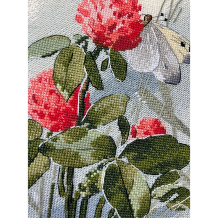 Cross stitch kit "Dance on the Flowers" 15×25 cm S1741